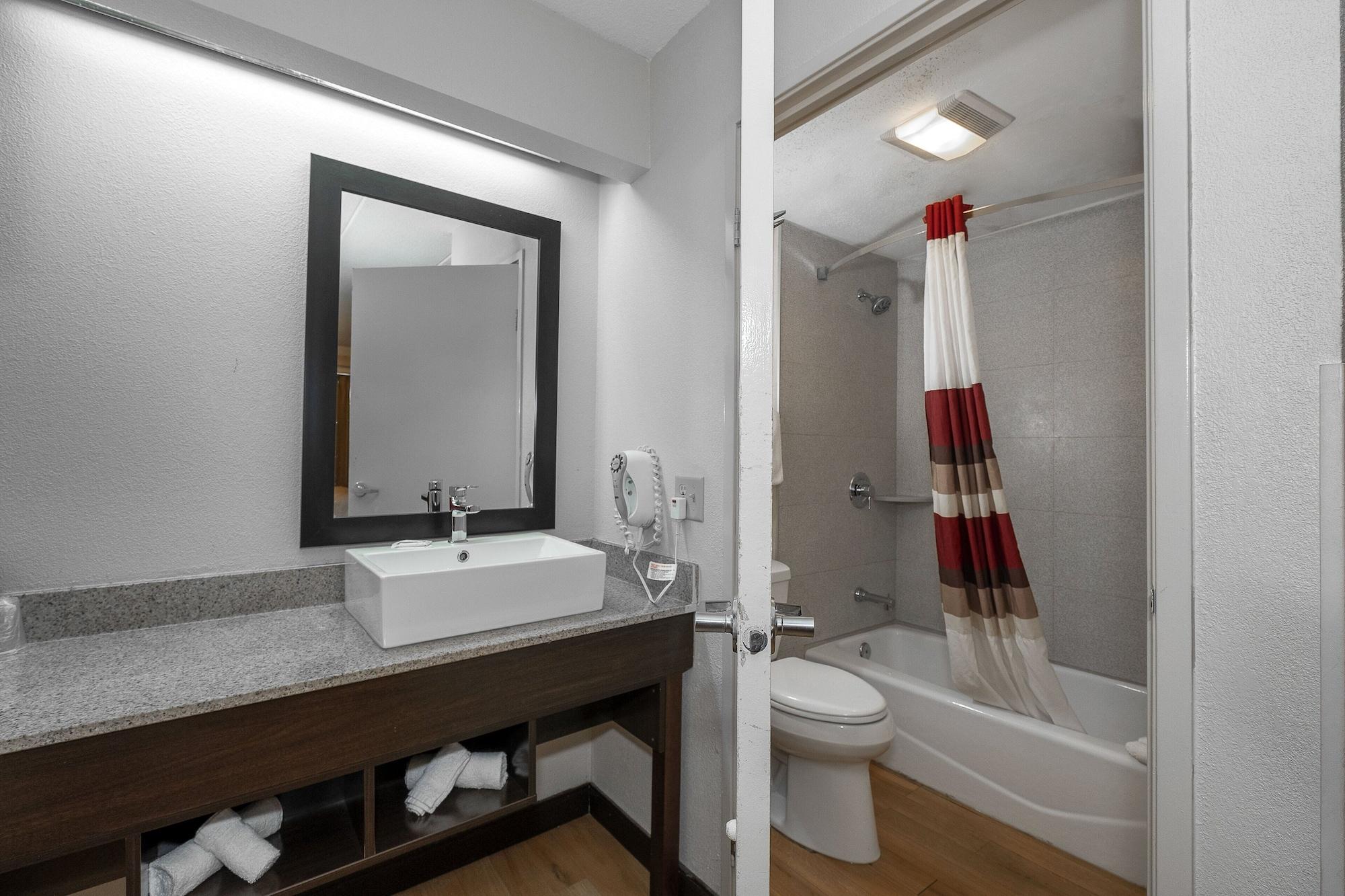 Red Roof Inn Mt Laurel Маунт-Лорел Экстерьер фото