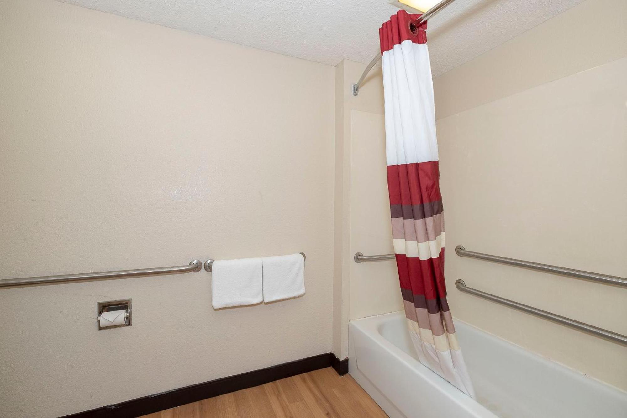 Red Roof Inn Mt Laurel Маунт-Лорел Экстерьер фото
