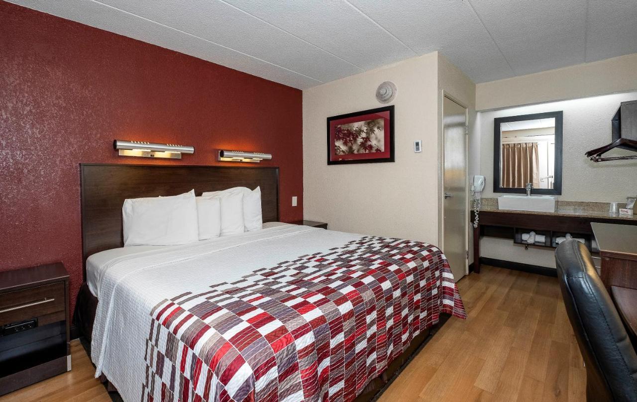 Red Roof Inn Mt Laurel Маунт-Лорел Экстерьер фото